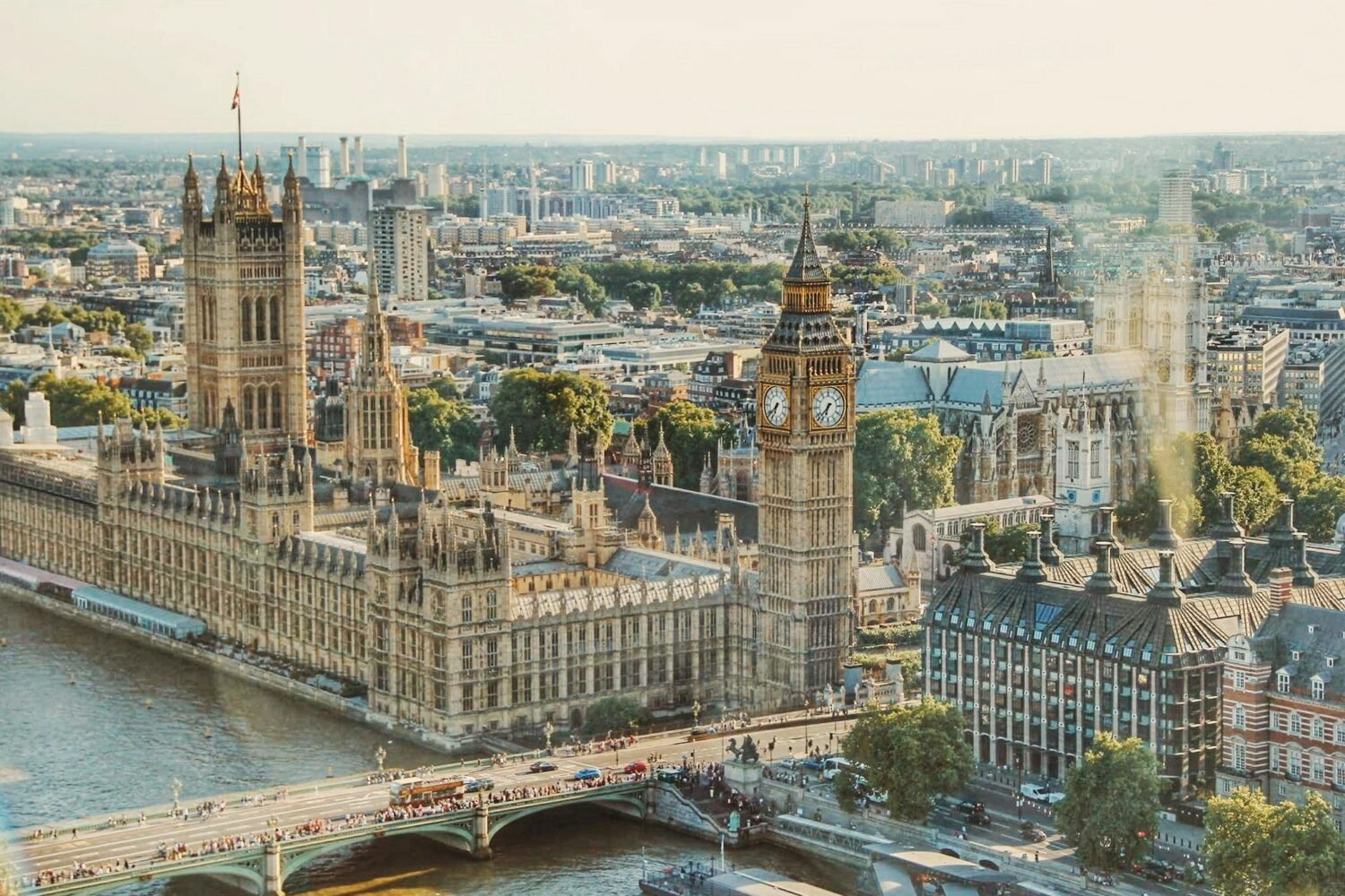 Houses of Parliament and Big Ben in London Tour Packages